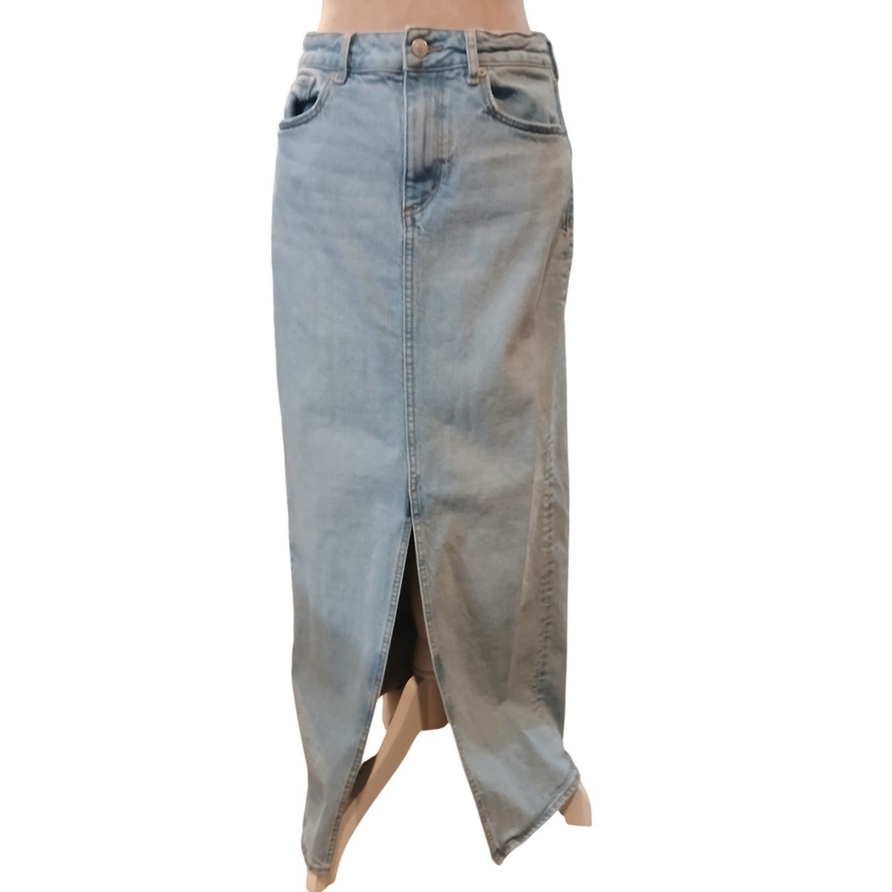 LOFT sz 2 Light Wash Denim Maxi Skirt Front Slit Long Jean Skirt Clean Girl